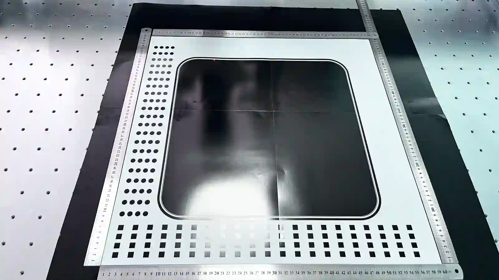 flying laser marking on moving metal parts